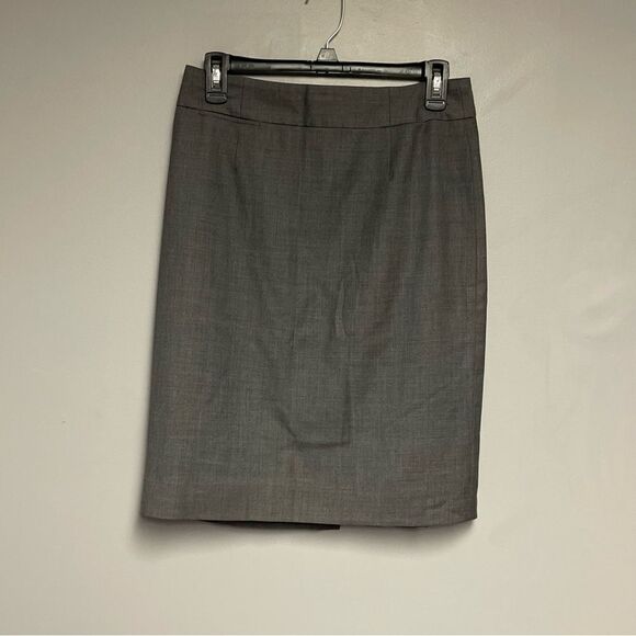 J crew Heather Gray Skirt size 4 100% wool lining zip back - Picture 1 of 3